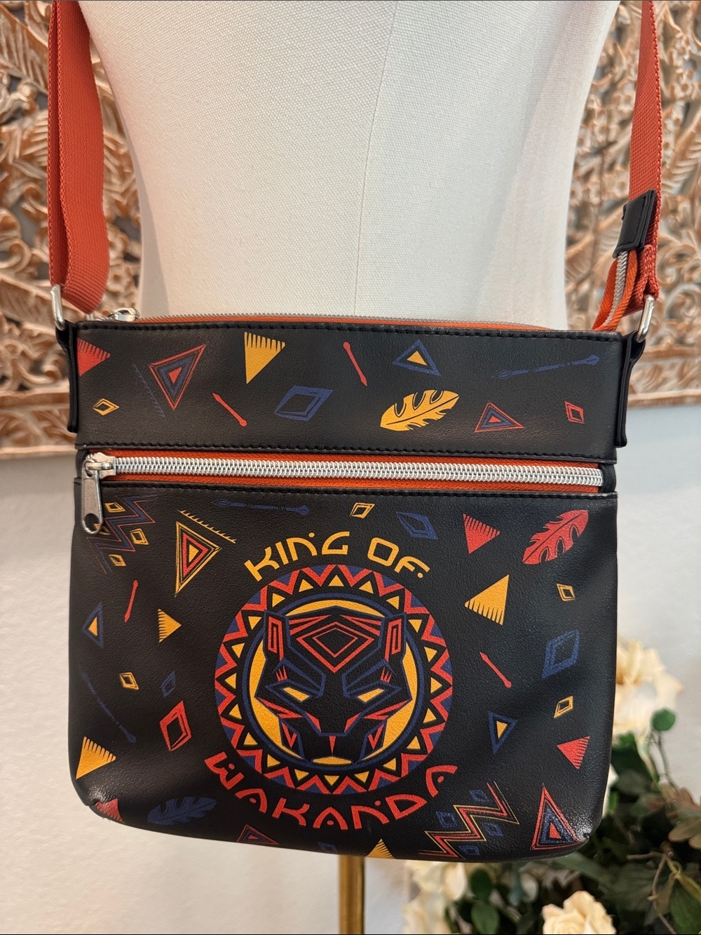 Funko Marvel Black Panther Wakanda Small Crossbody Bag, Kingdom of Wakanda